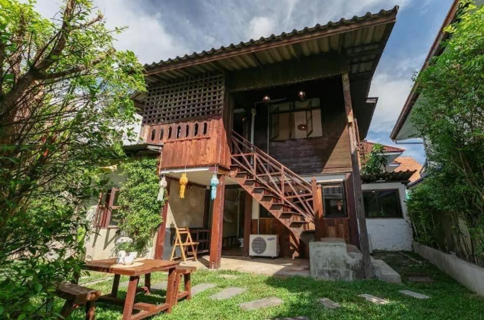 Nearthepark Backpack House Hostel Chiang Mai Luaran gambar